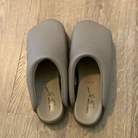 Yume Yume Truck Slide Clogs - Picture 2 of 2